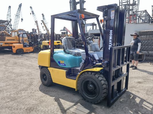90% KOMATSU FD30 вилочный погрузчик ручной источник питания в Longhua с FD40 FD50 FD70