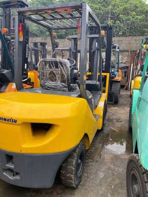 Запустите свой продуктовый магазин с использованием Komatsu FD30 Дизельный вилочный погрузчик 3 тонны FD25 FD40 FD50