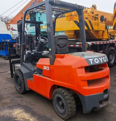 Доступный подержанный вилочный погрузчик Toyota FD30 3 тонны со средним цилиндром и шириной вилки