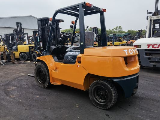 Сделать Toyota 5 тонн погрузчик использованный FD50 7f50 8f30 3тонный погрузчик 5тонный дизельный погрузчик
