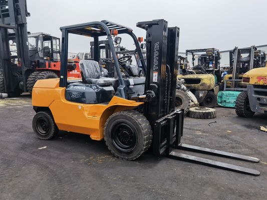 Сделать Toyota 5 тонн погрузчик использованный FD50 7f50 8f30 3тонный погрузчик 5тонный дизельный погрузчик
