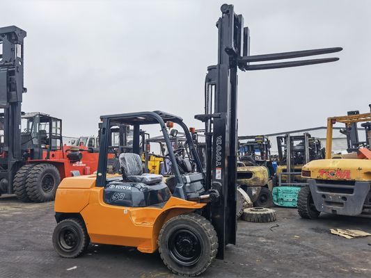 Сделать Toyota 5 тонн погрузчик использованный FD50 7f50 8f30 3тонный погрузчик 5тонный дизельный погрузчик