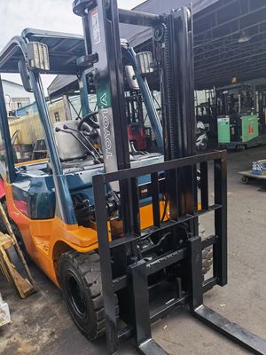 Погрузчик Toyota FD15 1,5 тонны Подержанный погрузчик с обычной шириной вилки в хорошем состоянии