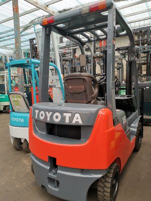 Рутинная вилка шириной 1,5 тонны дизельная Toyota FD15 вилочная погрузка с 2 ступенями 3 метра в Шанхае