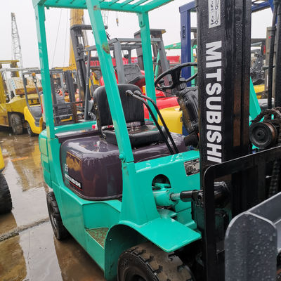 Подержанный вилочный погрузчик Mitsubishi 2,5 тонны в Шанхае идеально подходит для магазинов строительных материалов