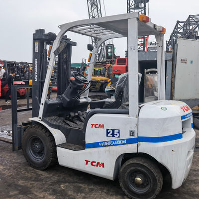 Использованный 2,5-тонный дизельный вилочный погрузчик TCM FD25 с дизельным двигателем в рутинных габаритах