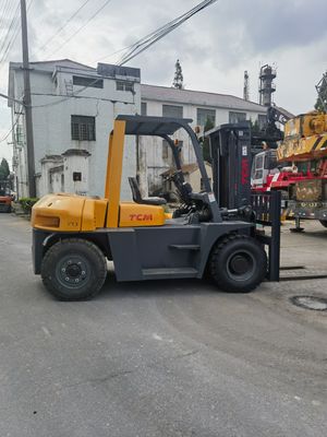 Подержанный 7 тонный вилочный погрузчик ТКМ FD70 Япония Использованный ТКМ 2,5 т 3 т 5 т 7 т в магазинах одежды