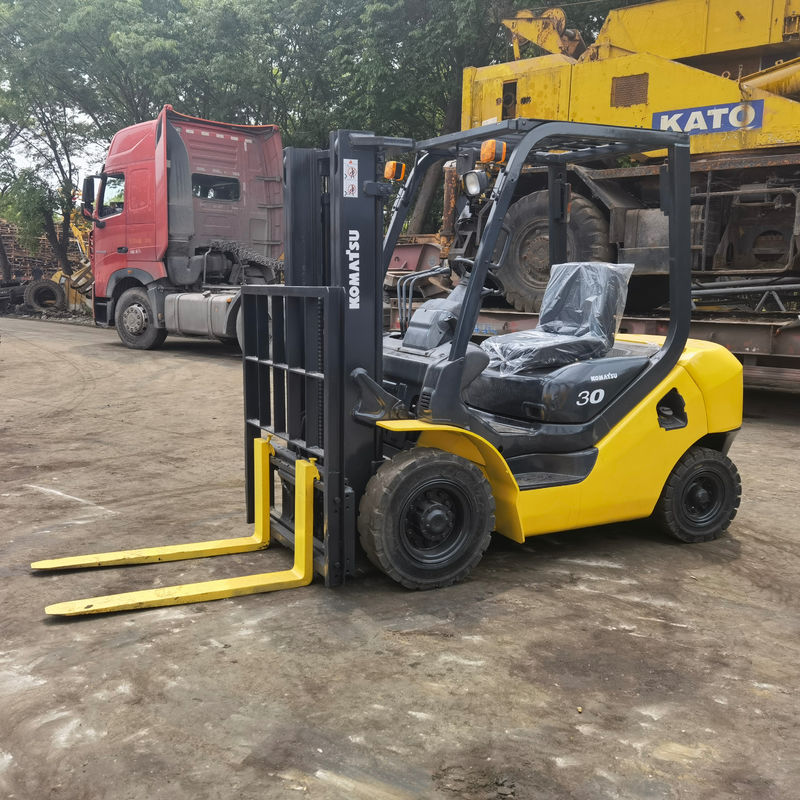 Ручной источник питания 3 тонны Komatsu FD30 вилочная погрузка для плавной работы склада