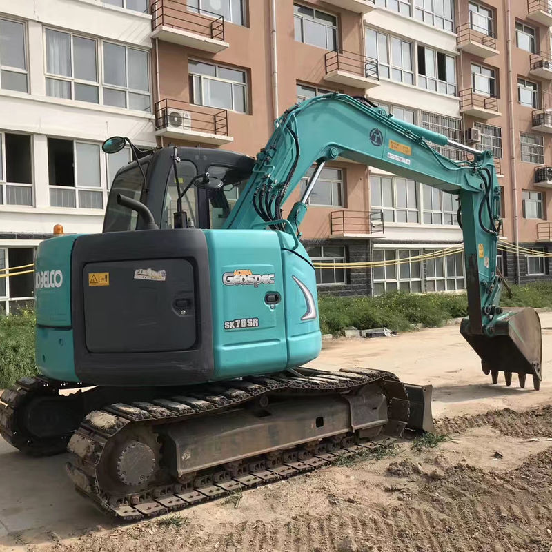 Подержанный экскаватор Kobelco SK70SR с номинальной грузоподъемностью 3 тонны
