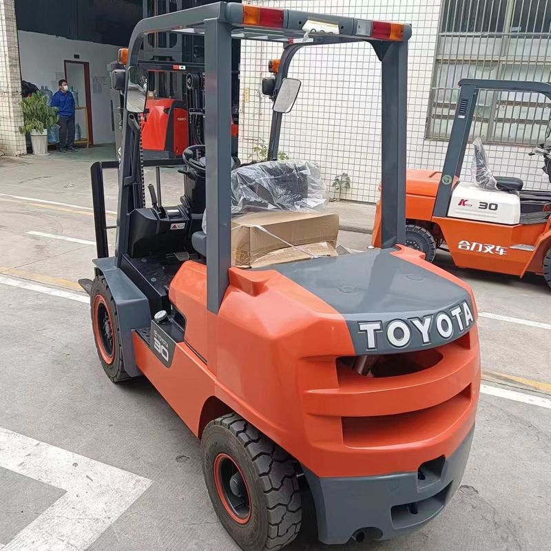 Toyota FD30 Использованный вилочный погрузчик 3тон с обычной шириной вилки в хорошем состоянии Сделано в Японии